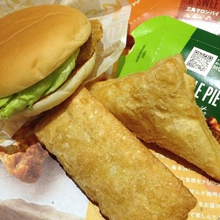 McDonald's Minamiosawaekimaeten - これで220円！！
                        三角マロンパイすごく美味しい(^O^)