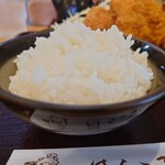 Tonkatsu Hararaki Maruyama Ten - ご飯はね、お茶碗サイズに少し大盛な装い方。