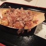 World Gourmet Junction - たこ焼き12個入り：680円