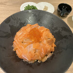 salmon atelier Hus - 