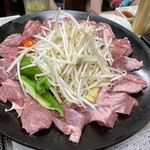 Yakiniku Horumon Jingisukan Gotsubo - 