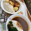 カフェ ルネ - 北海道産 越冬じゃがいもメークイン男爵のカレー＋北海道産 季節の野菜カレー