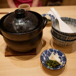 とんかつ 神楽坂 さくら - 釜炊きご飯は土鍋で提供☆