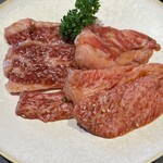 Yakiniku to Korean Razan Esukonfirudo Ten - 