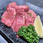 Yakiniku to Korean Razan Esukonfirudo Ten - 