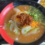 Chuka Soba Sakura - 味噌バターコーンラーメン 880円。