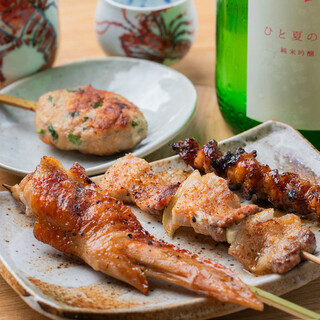 This delicious yakitori dish uses Tosa Hachikin chicken. It is grilled in a way that suits the part of the chicken.