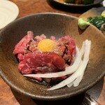 牛力庵 - ローストした近江肉のユッケ風