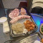 Korean Yakiniku Tonton - 