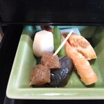 Shunsai Kaiseki Nagomi - 一口サイズの煮物がこじんまり収まってます　海老が美味しかった