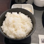 黄金の豚 - 厳選ロースかつ膳