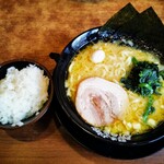 町田商店 - ラーメン(無料ライス付) ¥800