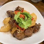 初 香港ダイニング - 牛肉とポテトのハニーソース炒め