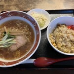 Fufu - Cハーフ　ラーメン半チャーハンセット　正油　1,000円