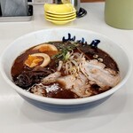 山小屋 - ■ 黒マー油玉子ラーメン