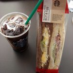 Starbucks Coffee Kansai Kokusai Kuko 4 Kai No-Su Ge-To Ten - グレインブレッド ＢＬＴ&エッグ とアイスコーヒー