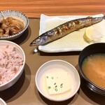 やよい軒 - サンマ塩焼定食ミニすき焼小鉢。1180円