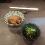 魚処 おぎた - つきだし ブリ大根ともずく