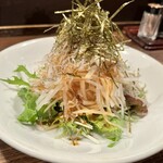 海鮮食道 十八番 - 大根とちりめんじゃこのサラダ ¥700