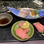 Matsusaka Ushi Kaiseki Shin - 鯛、帆立、肉のお造りと肉寿司。