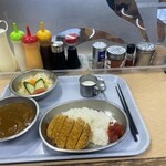 横須賀パーキングエリア 下り フードコート - 海軍カツカレー　1050円！