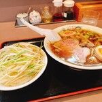 Aji-Q Katayama Ten - 別皿でオーダーしないとラーメンに載ってきます(^◇^;)