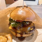 Awaji Shima Burger Komyuniti Fudo Horu Oosaka Nihonbashi Ten - ちょっと具材が、、、