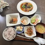 Sui Cha En - 鶏唐揚げピリ辛甘酢あんかけ定食（税込み９００円）