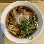 Chuka Soba Kiraku Shin Nagata - 中華そば 並(800円、真上から)