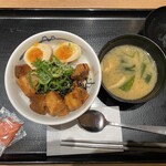 松屋 - 魯肉飯、お味噌汁付きで通常価格@680。クーポン使うと@630