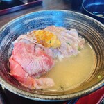 吉祥寺 肉ドレス海鮮丼 - 