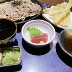 ごちそう村 - マグロも