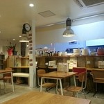 Ishigama Pizza & Dining LIBEROcafe - かわいい店内