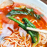 神戸ラーメン 第一旭 - トマトラーメン ほうれん草