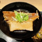 Uozen Ikebukuro Ten - 赤魚の煮付けには厚揚げがドーン