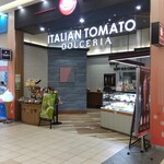 ITALIAN TOMATO DOLCERIA Sumaku Isesaki Ten - スマーク伊勢崎の1階。