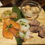 Chibakko Izakaya Ibushiya Mokkun - 燻製5種盛り合わせ