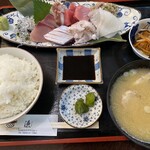 Ryo - 刺身とあら汁定食＝1200円