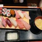 Seafood Sushi Izakaya Shichifuku Hon Ten - 上握り