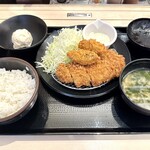 松のや - ロースかつ&カキフライ定食