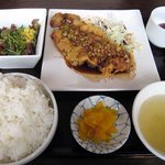 Ryu no Tare - 特製ランチの、揚げ鶏の特製ソース定食。