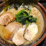 千極煮干 - 料理写真:家系ラーメン（880円）プラス鳥チャーシュー