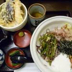 Sojibo Apita Nagakute Ten - 大海老天丼と選べるそばの定食。