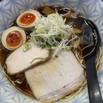 らーめん製作所 奏 - 奏でる醤油ラーメン