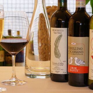 A variety of wines from northern Italy are attractive. Coffee available for lunch too