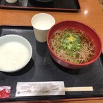 第1ベイサイドカフェ - かけそば、750円。とろろ、180円。