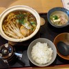 権兵衛 - 玉子入り味噌煮込みうどんセット1050円(平日ランチタイム限定サービス)