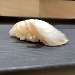 鮨割烹 六本木 亀甲 - ランチタイムでこんな本格的なお鮨が食べれるなんて