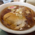 佐野らーめん 麺番長 - 矢張り鳴門巻は欠かせませんね。なんてったって昭和なんですから。白地に桃色の「の」って書いてあるのが必要なんです。何でかって？そんなこたあ知らねえよ~「の」に直接聞いてみておくんなまし。