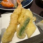 Seafood Uoriki Tachikawa Minamiguchi Ten - 上刺身天ぷら定食